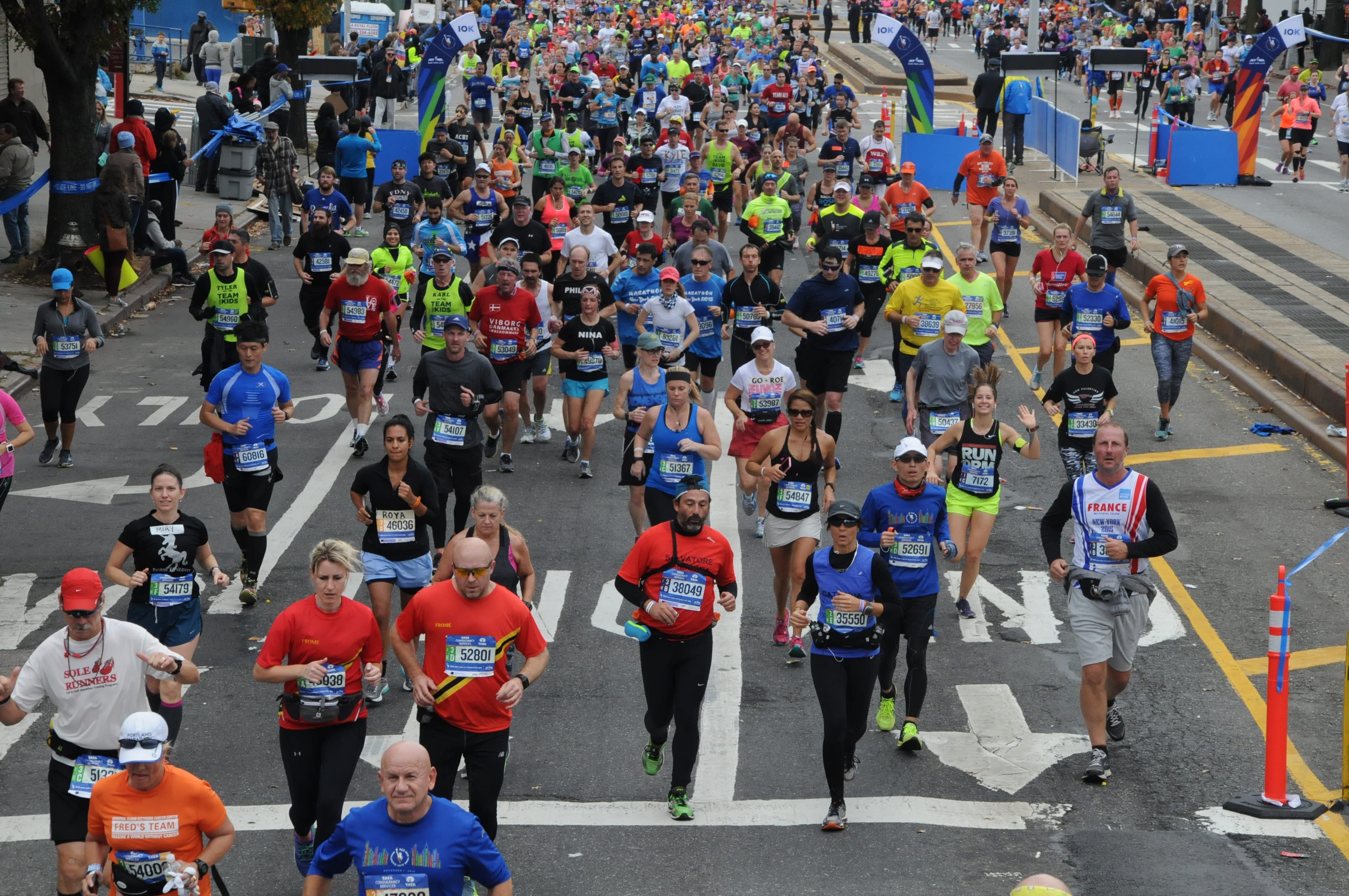 Regrettably, I don't think I'm actually in this picture, but you can see how crowded it was at the 10k mark