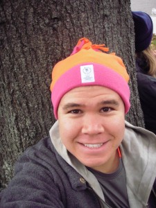 Dunkin' Donuts was giving out these neat toques. It kept me warm until the race started. Regrettably I tossed it early because I didn't want to carry it 26 miles.